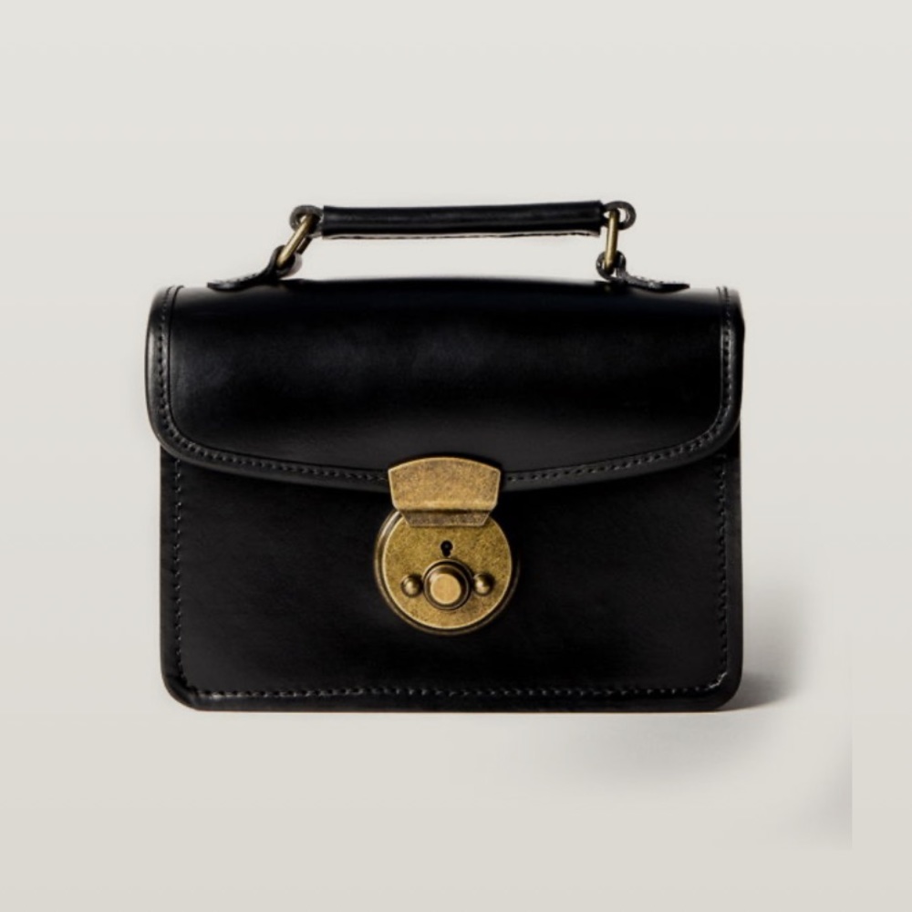 BearaBeara Manju Handbag